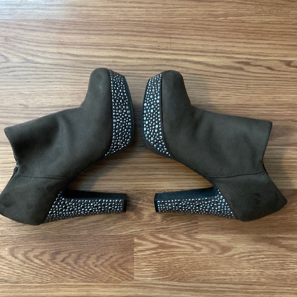 Gianni Bini brown suede heels - Picture 4 of 8
